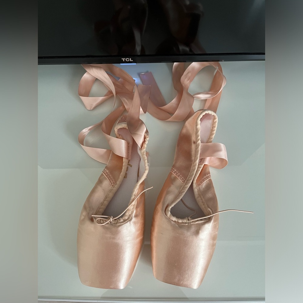 Ballet pointe shoes- decorative ones